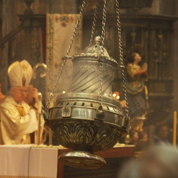 Que dia tem o Botafumeiro e a Missa do Peregrino na Catedral de Santiago de Compostela?